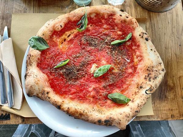 Pizza marinara da Ciccio Pizza a Milano