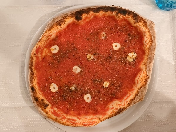 pizza marinara a Campana d'Oro a Udine